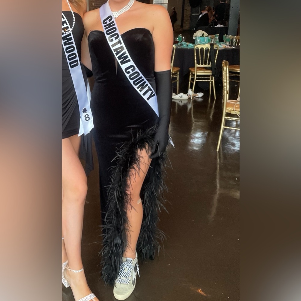 Elegant Black Velvet Dress with Feather Trim
